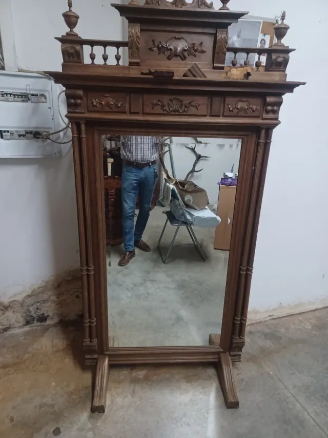 Espejo de pie antiguo madera tallada