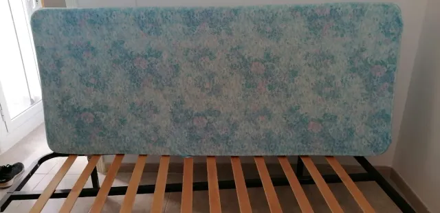 Somier y colchón individual en la Ametlla de Mar.