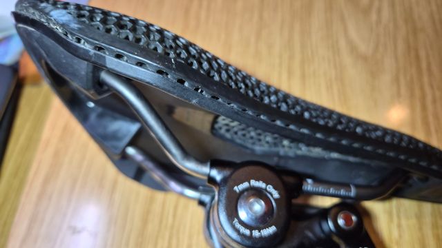 Sillín Fizik Vento Argo 3 Adaptive Negro