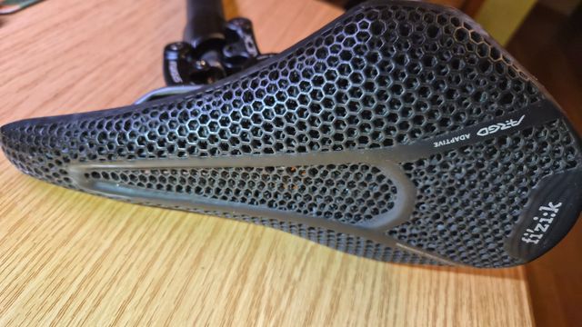 Sillín Fizik Vento Argo 3 Adaptive Negro