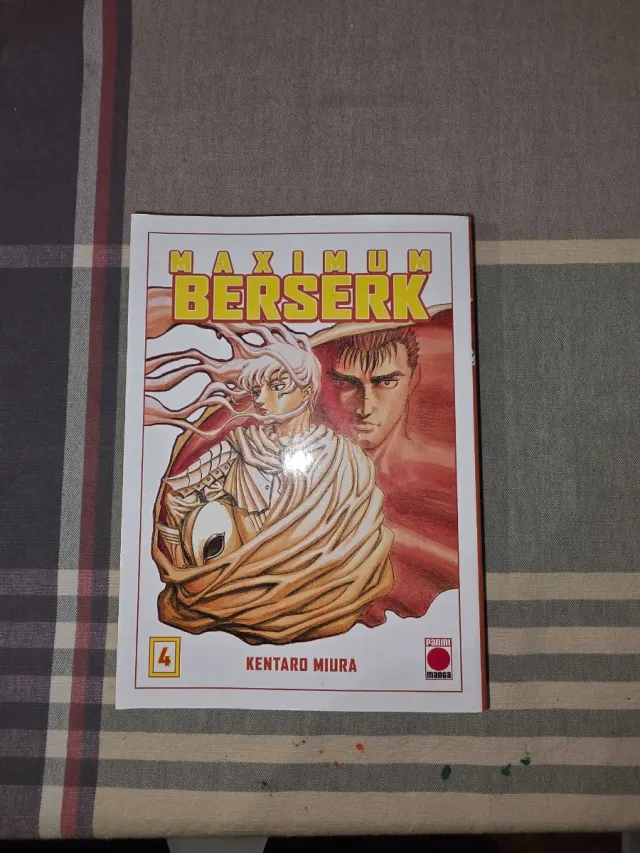 Máximo Berserk 4 - Kentaro Miura