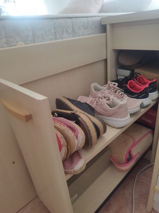 Cama nido con mueble mesita y zapatero