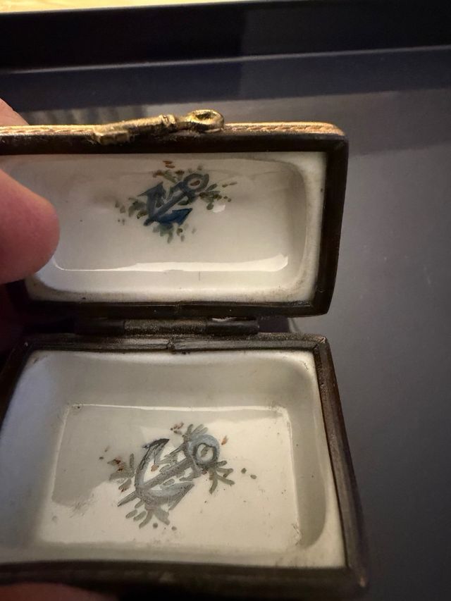 Cajita Limoges pintada a mano