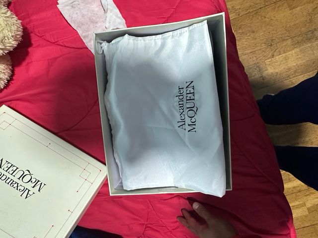 Zapatilla Alexander McQueen Negra Blanca