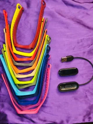 Xiaomi Mi Band 4 con cinturini