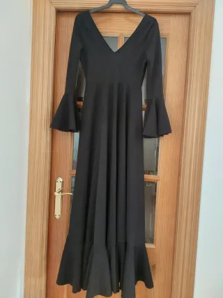 Bata flamenca negra de.punto un solo uso, estira