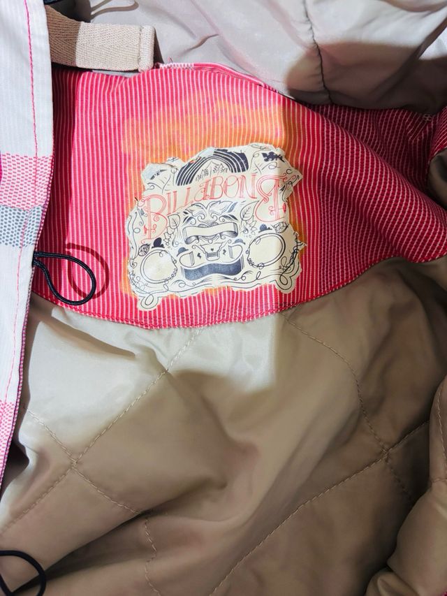 Abrigo Billabong cuadros rosa y morado