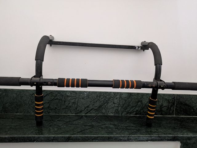 Barra de dominadas soporte puerta