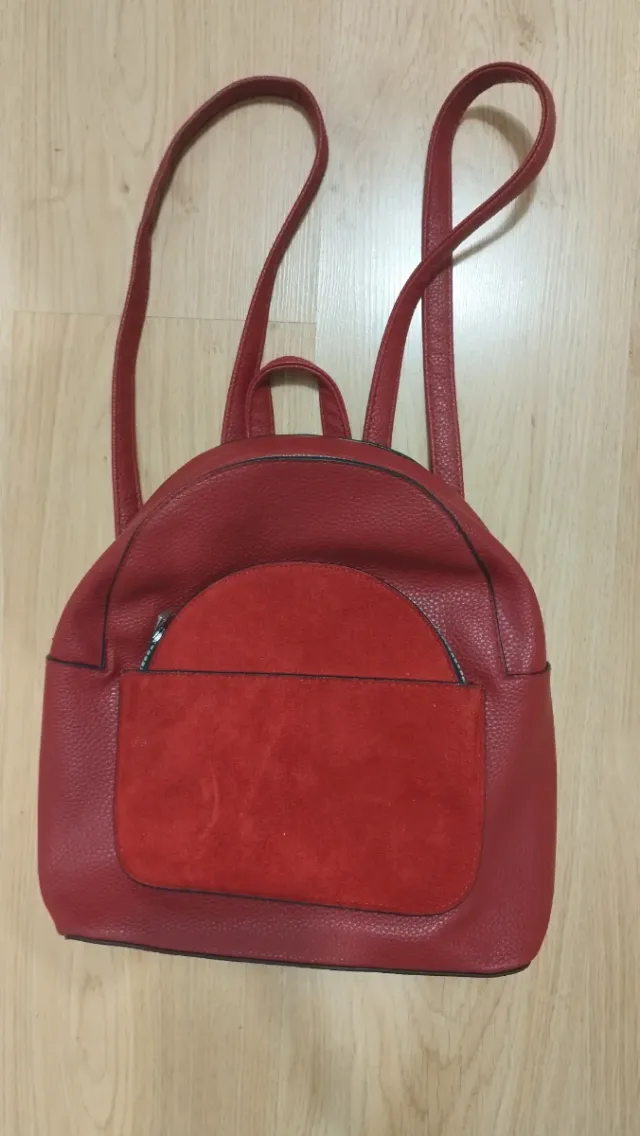 Mochila roja