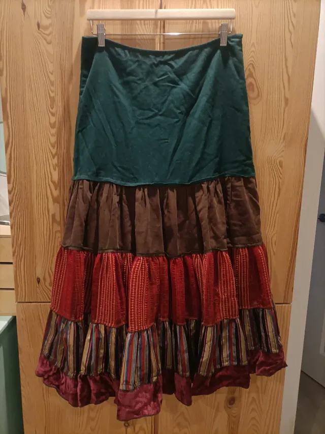 Falda larga boho verde y roja