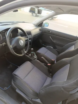 Volkswagen Golf 2004