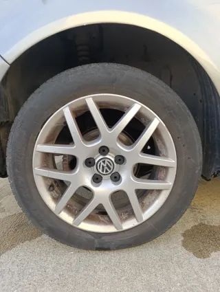 Volkswagen Golf 2004