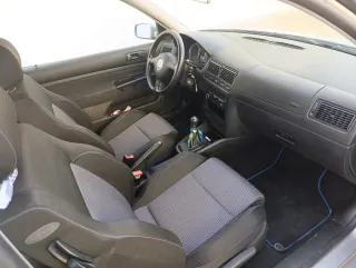 Volkswagen Golf 2004