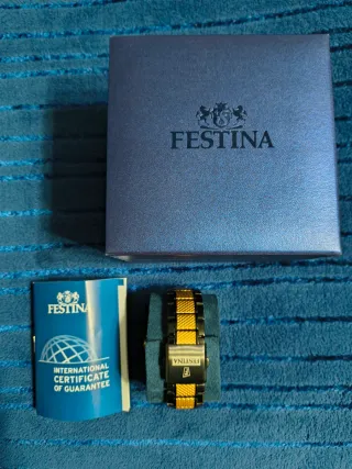 Reloj Festina Cronógrafo Negro y Dorado
