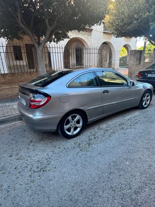 Mercedes-Benz Classe C (206) 2004