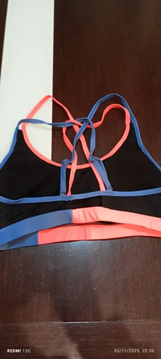 Conjunto deportivo mujer top y shorts