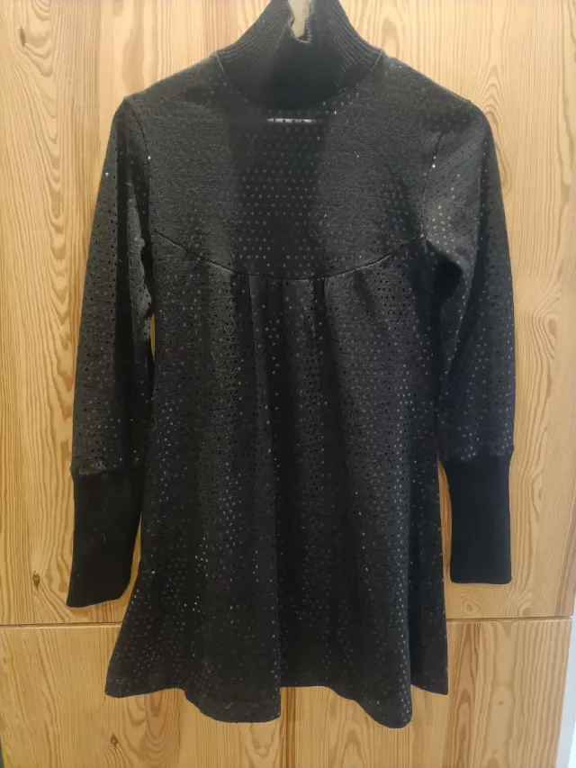 Mini vestido negro con brillos