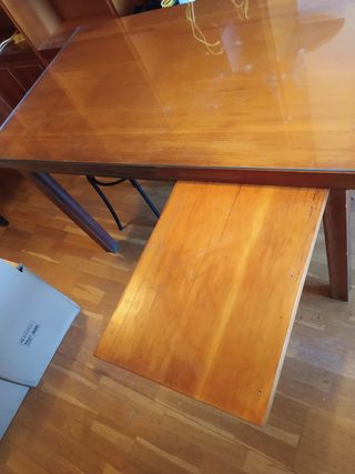 Mesa de estudio de madera