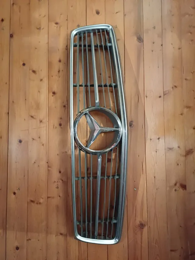 Calandra Mercedes W107 SL 1078881523 1078881623