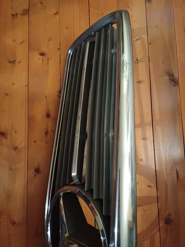 Calandra Mercedes W107 SL 1078881523 1078881623