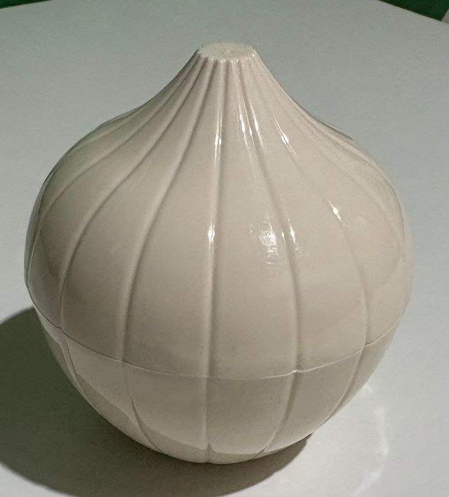 Portacipolla beige in plastica