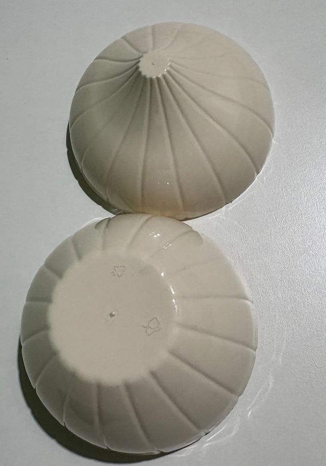 Portacipolla beige in plastica