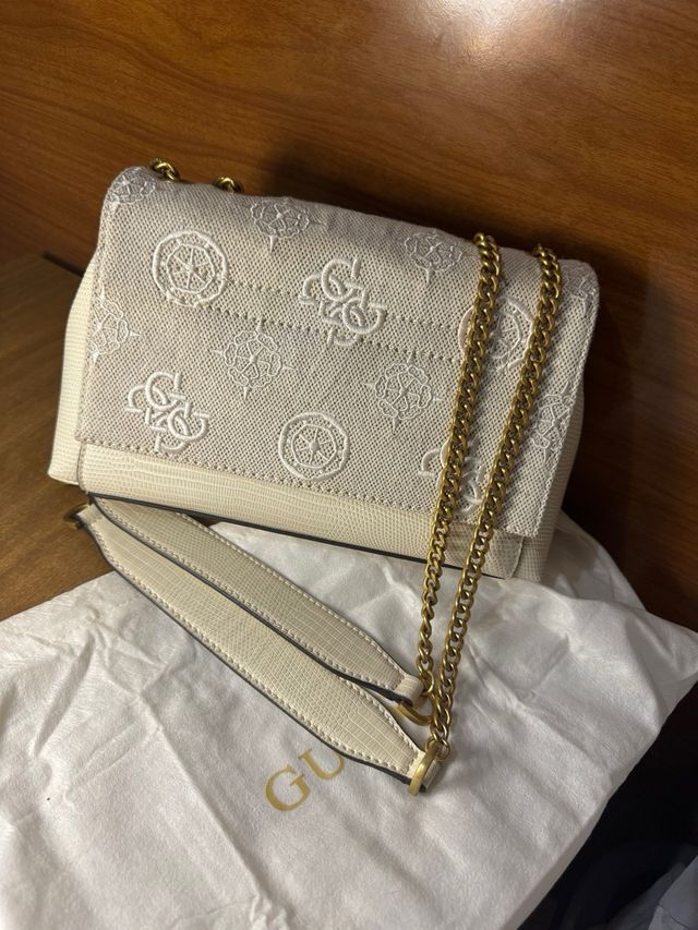 Bolso Guess Beige y Dorado