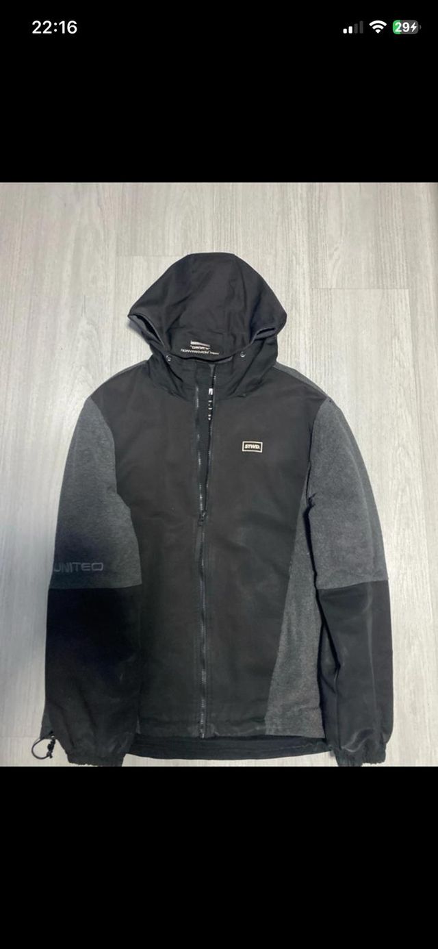 Abrigo Pull&Bear Negro y Gris