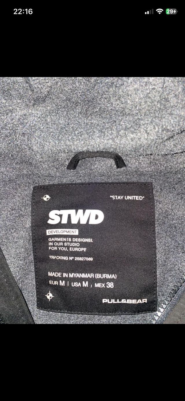 Abrigo Pull&Bear Negro y Gris