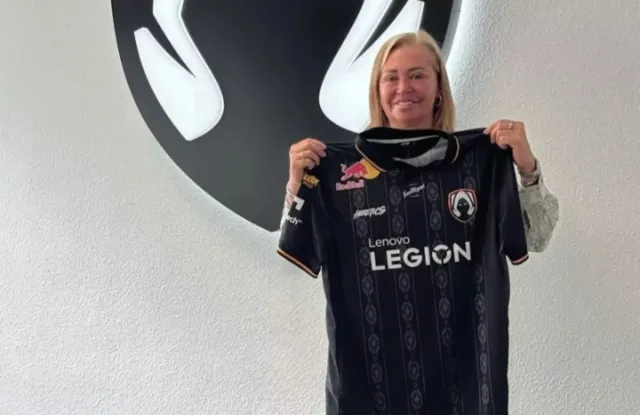 Camiseta Heretics LEC firmada