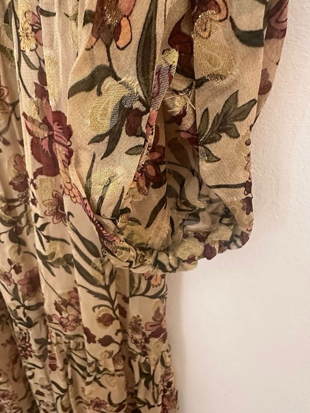 Vestido Zara floral talla L