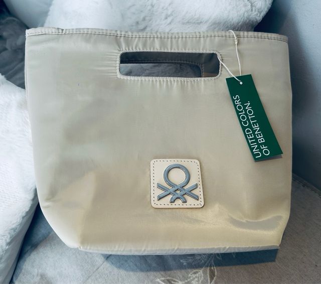 Bolso Benetton Beige con etiqueta
