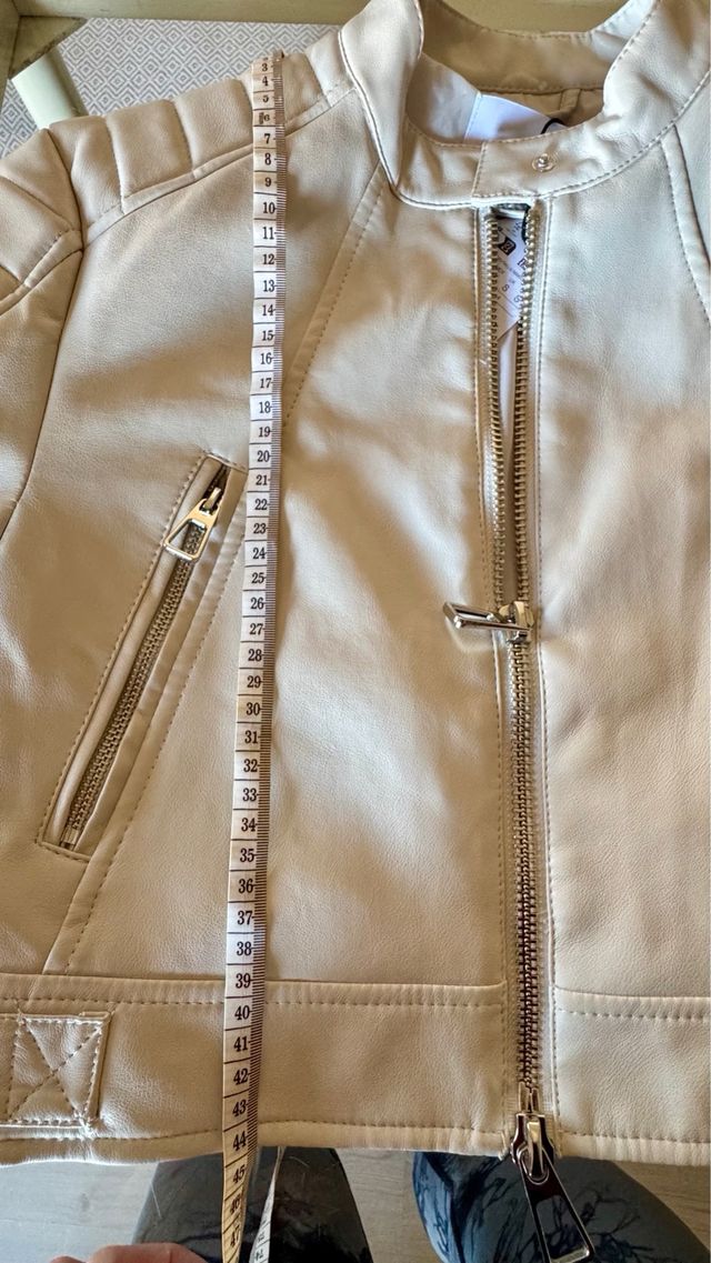 Cazadora efecto piel Stradivarius S/36