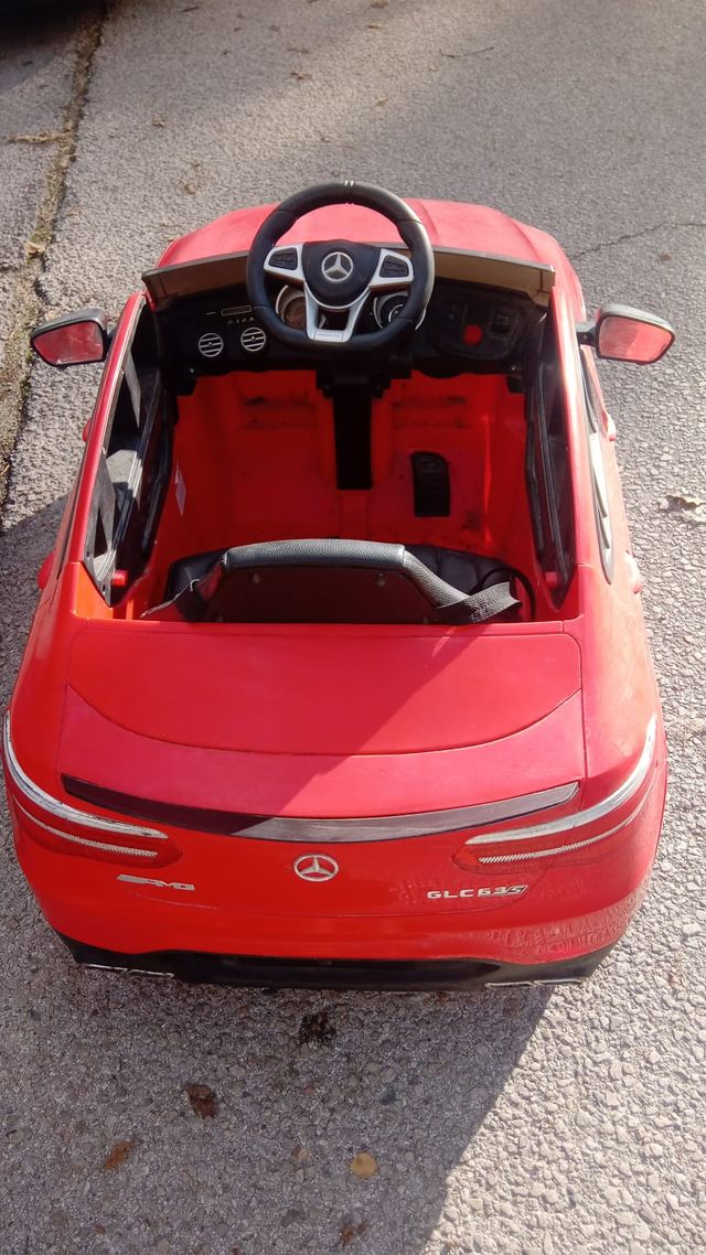 Cochecito eléctrico infantil