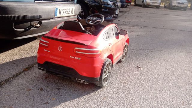 Cochecito eléctrico infantil