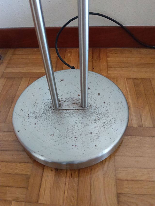 Lámpara de pie moderna metal y cristal