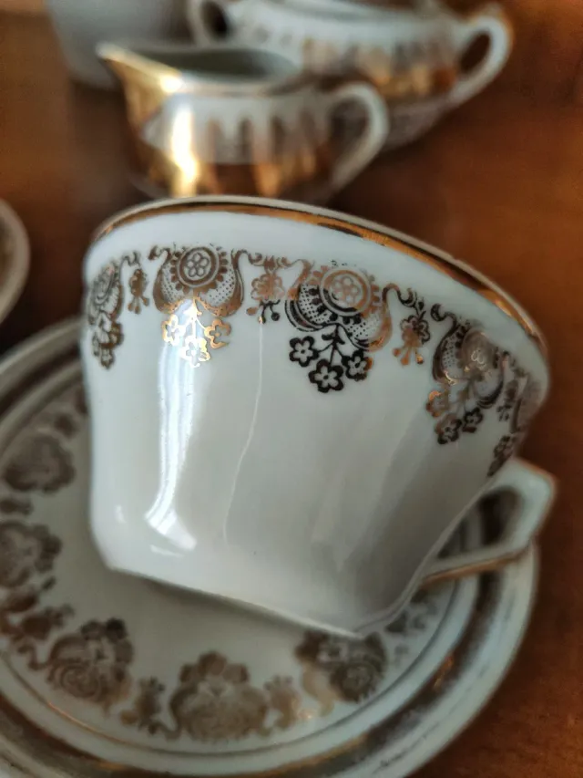 Juego de café porcelana blanco y oro