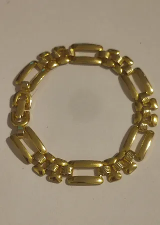 Pulsera dorada eslabones