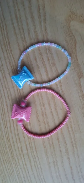 Pulsera infantil con abalorios