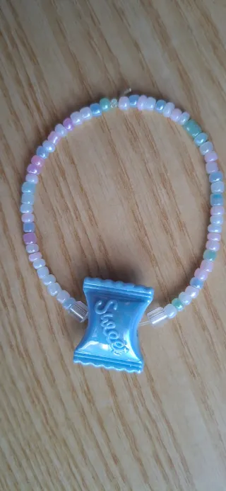Pulsera infantil con abalorios