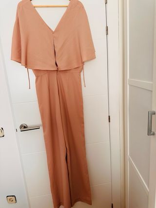 Mono de fiesta salón pastel