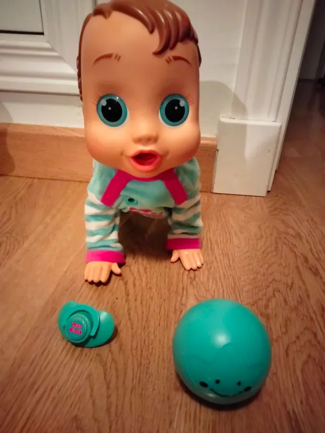 Muñeco Bebé Llorón con Pelota y Chupete