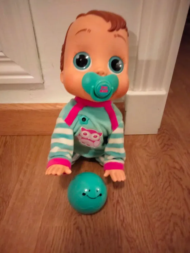 Muñeco Bebé Llorón con Pelota y Chupete