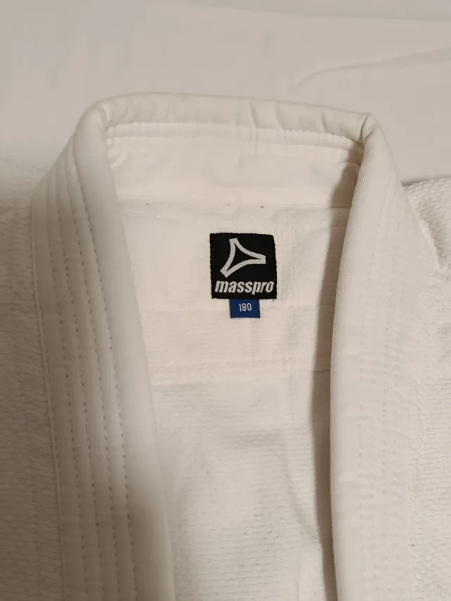 Lote kimonos artes marciales