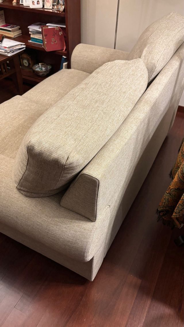 Sofá beige de tela