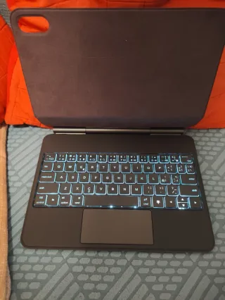 Funda Teclado iPad 10 con Trackpad