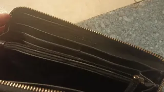 Cartera Michael Kors Negra y Dorada