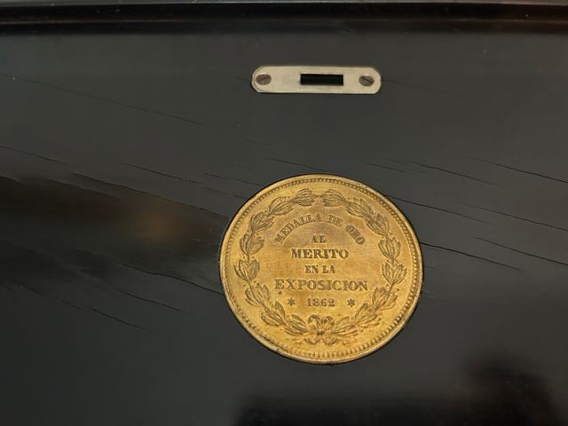 Piano Antiguo Montano