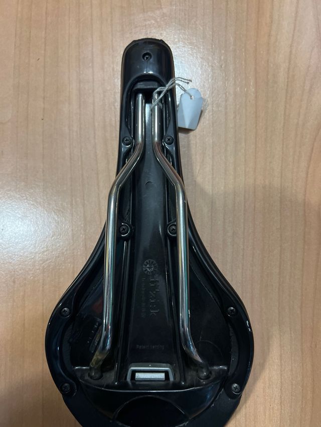 Sillín Fizik Tundra Negro