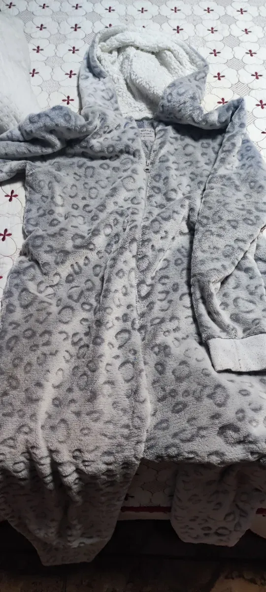 Pijama mono polar muy calentito